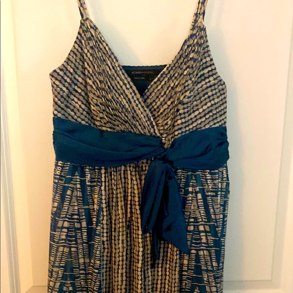 BCBGMaxAzria Dresses & Skirts - Elegant BCBG MaxAzria Blue and Cream Silk Women's Dress. Size 4